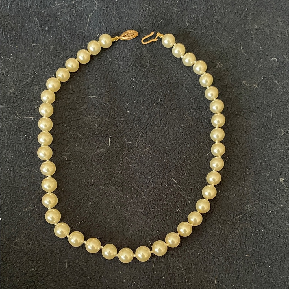Beautiful fresh water pearl necklace.